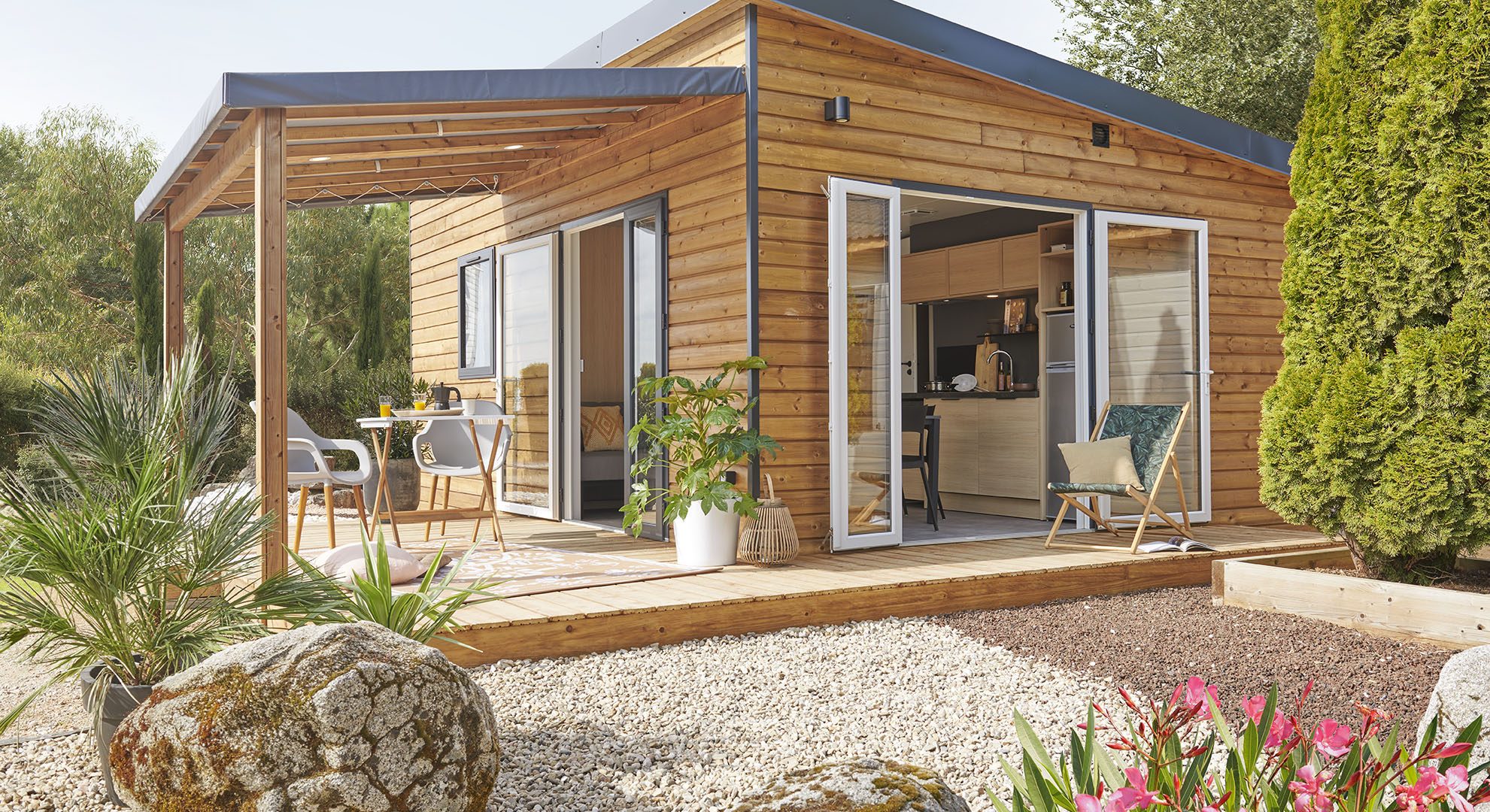 Sunshine-Habitat-Chalet-Fabre-Escapade-28-2-extérieur-chalet-terrasse