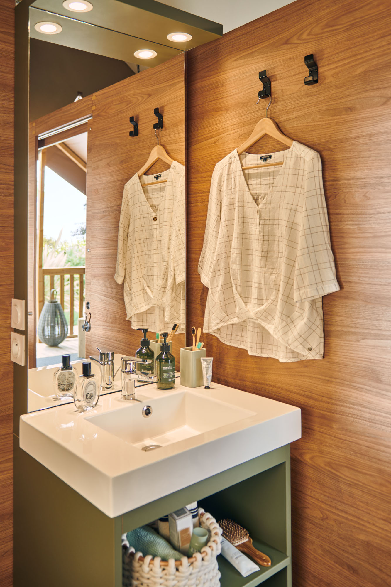 miroir et vasque salle de bain mini wood lodge