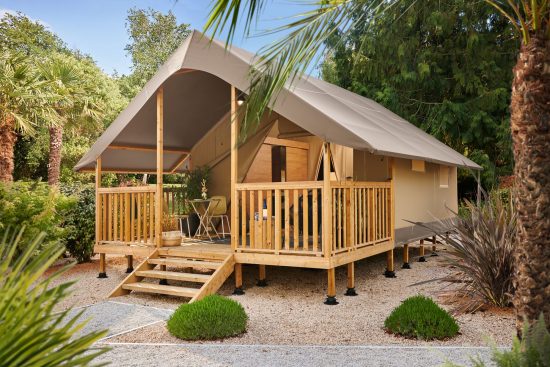 extérieur du mini wood lodge 23-2-S