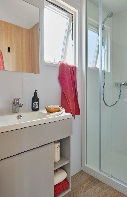 salle de bain mobil-home pacifique gamme vacances louisiane