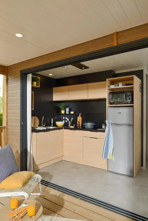 cuisine ouverte sur extérieur de la gamme locative plein air chalets fabre